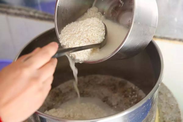 如何用糯米粉做肠粉