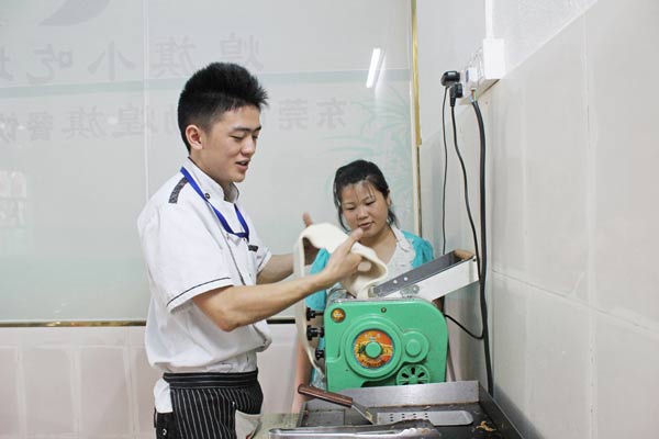 学做狗不理包子技术大概多少学费