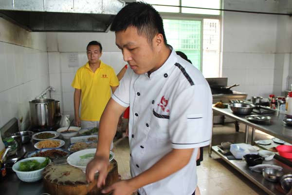 在煌旗学做桂林米粉多久能学会