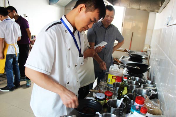 煌旗刀削面培训班老师教学实操