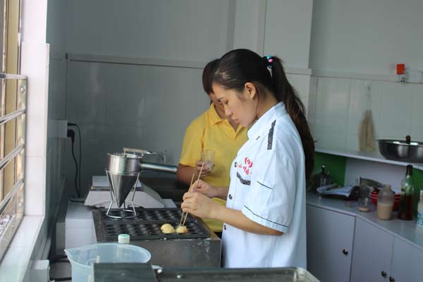 东莞石龙去哪里可以学做章鱼小丸子?