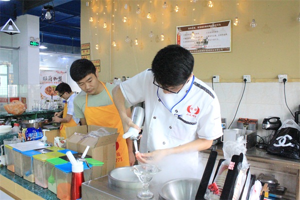 冒烟冰淇淋技术培训l老师教学