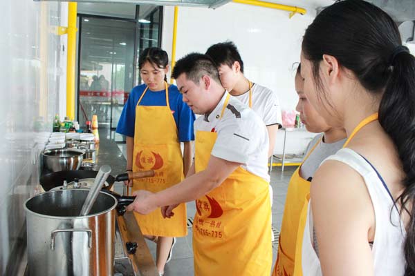 在煌旗学做萝卜牛杂一般要多少钱