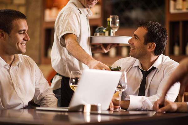 开一家烤羊排店怎么吸引顾客进店